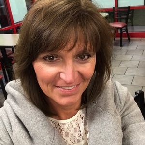 Meet your Posher, Debbie